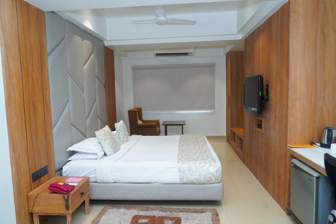 Hotel Kinara Grand Hyderabad Exterior photo